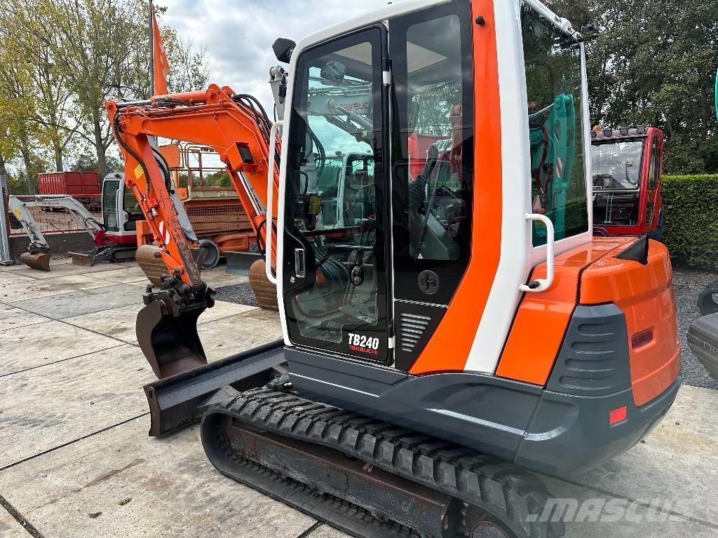 Takeuchi TB 235 CR Miniekskavaatorid < 7 t