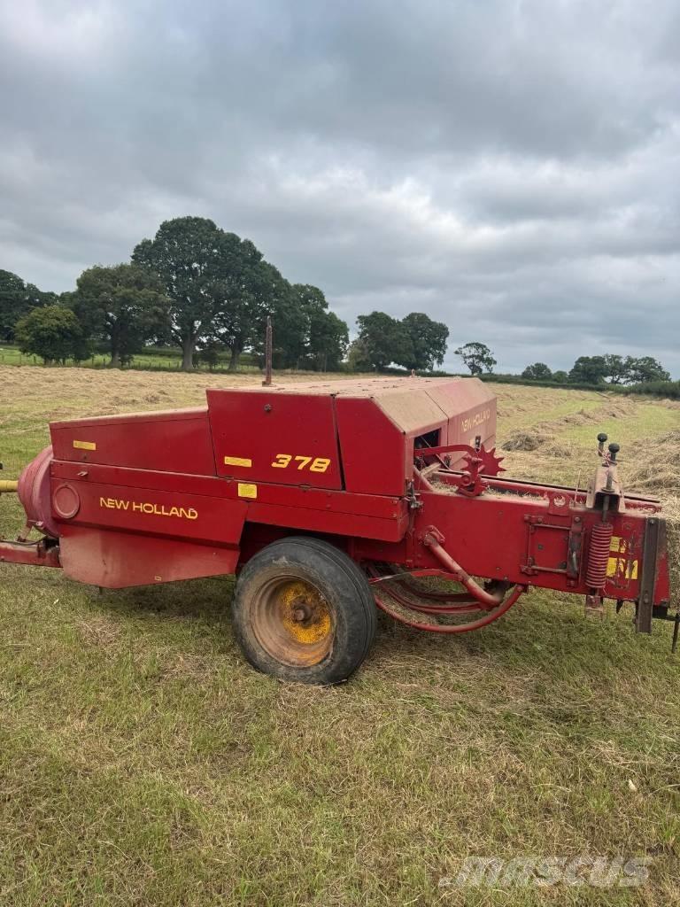 New Holland 378 Heinapressid