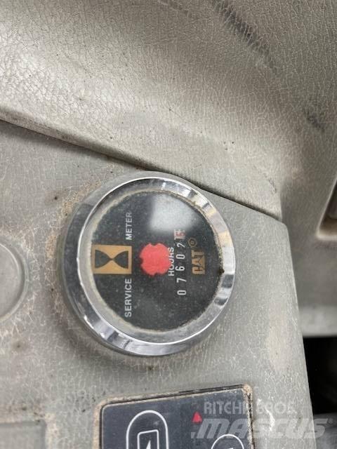 Komatsu PC 600 LC-7 Roomikekskavaatorid