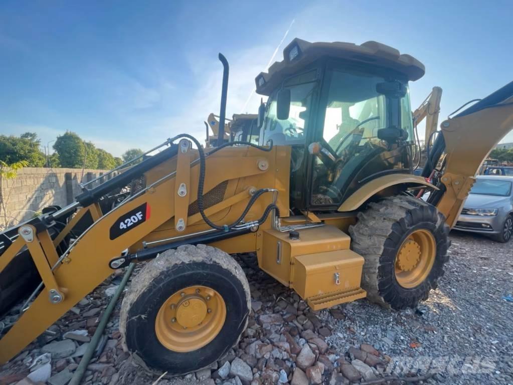 CAT 420F Ekskavaatorlaadurid