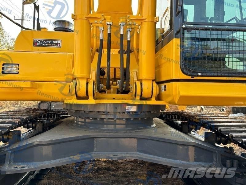 Komatsu PC450-8 Roomikekskavaatorid