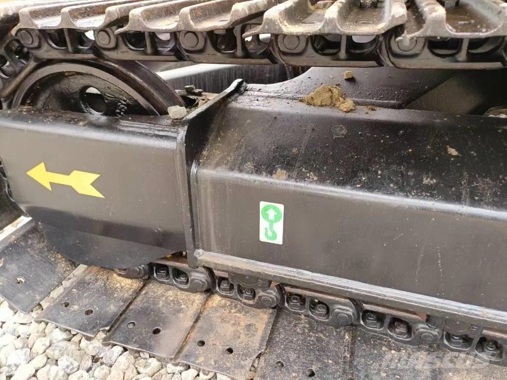 CAT 307 Roomikekskavaatorid