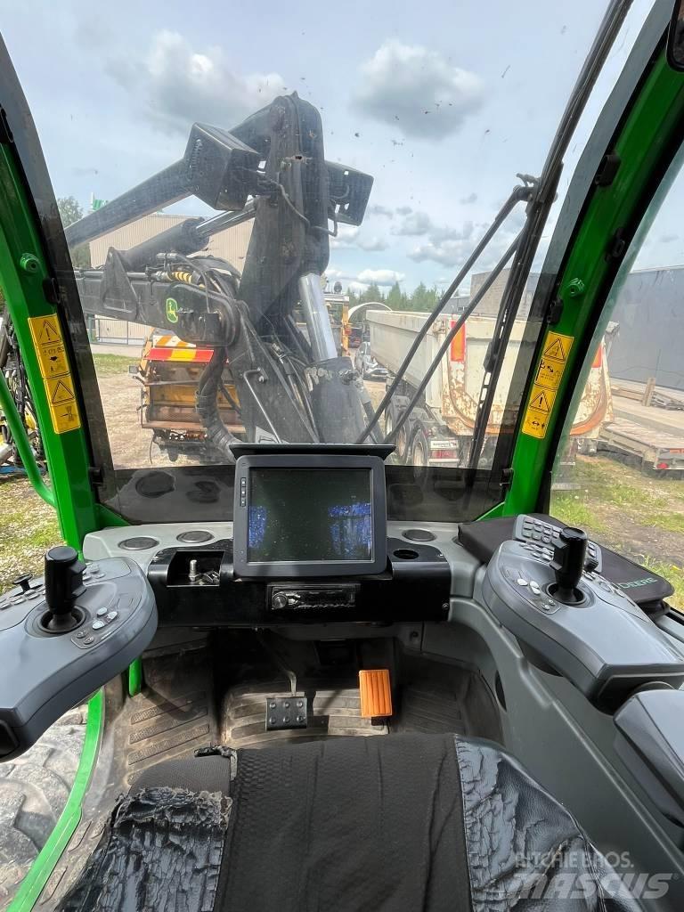 John Deere 1070E Harvesterid
