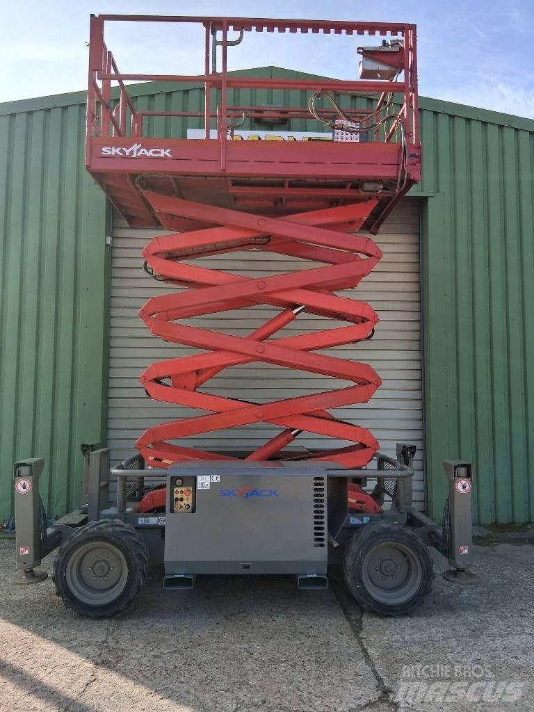 SkyJack SJ 6832 RT Käärtõstukid