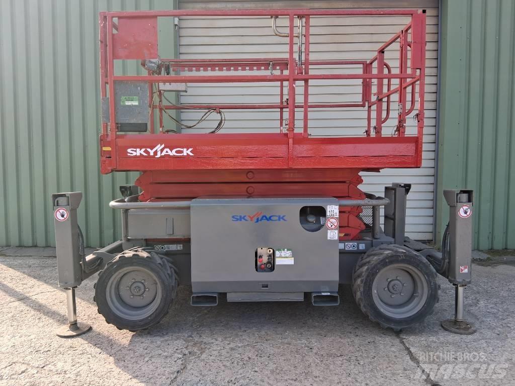 SkyJack SJ 6832 RT Käärtõstukid