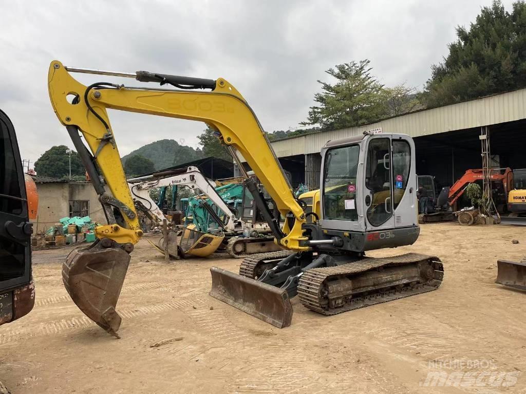 Wacker Neuson 8003 Väikeekskavaatorid 7t-12t