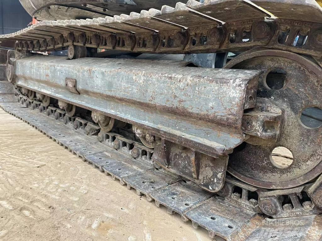 Wacker Neuson 8003 Väikeekskavaatorid 7t-12t