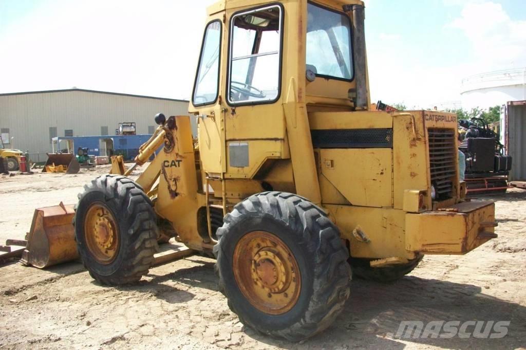 CAT 910 Rataslaadurid