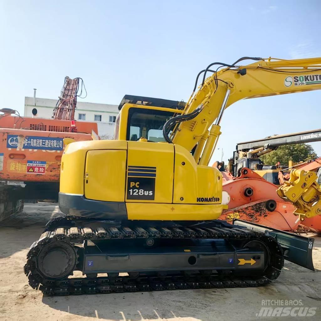 Komatsu PC 128 US Väikeekskavaatorid 7t-12t
