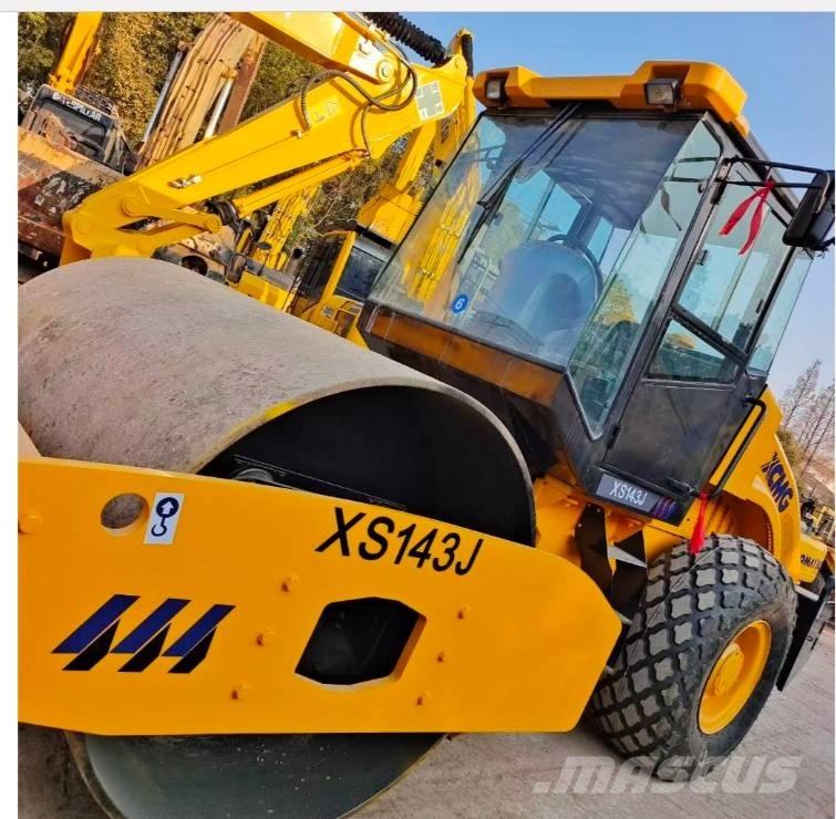 XCMG XS 142 J Pinnasetihendajad