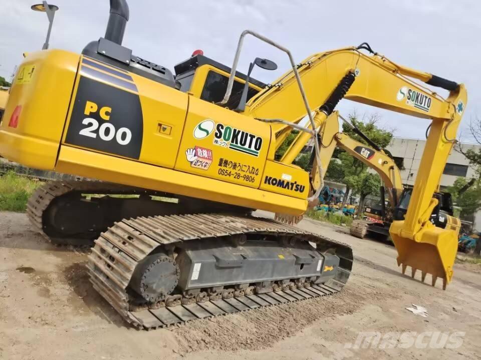 Komatsu PC 200-8 Roomikekskavaatorid