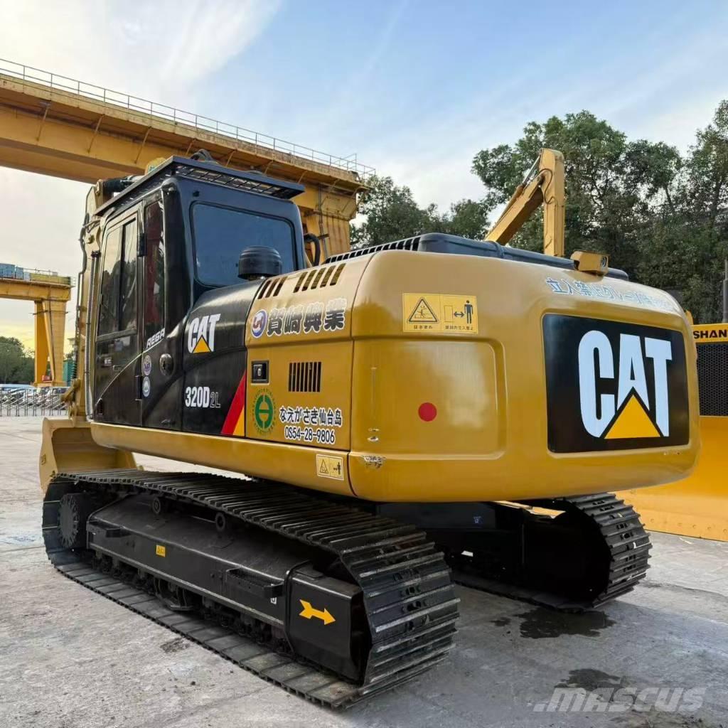 CAT 320D2 Väikeekskavaatorid 7t-12t