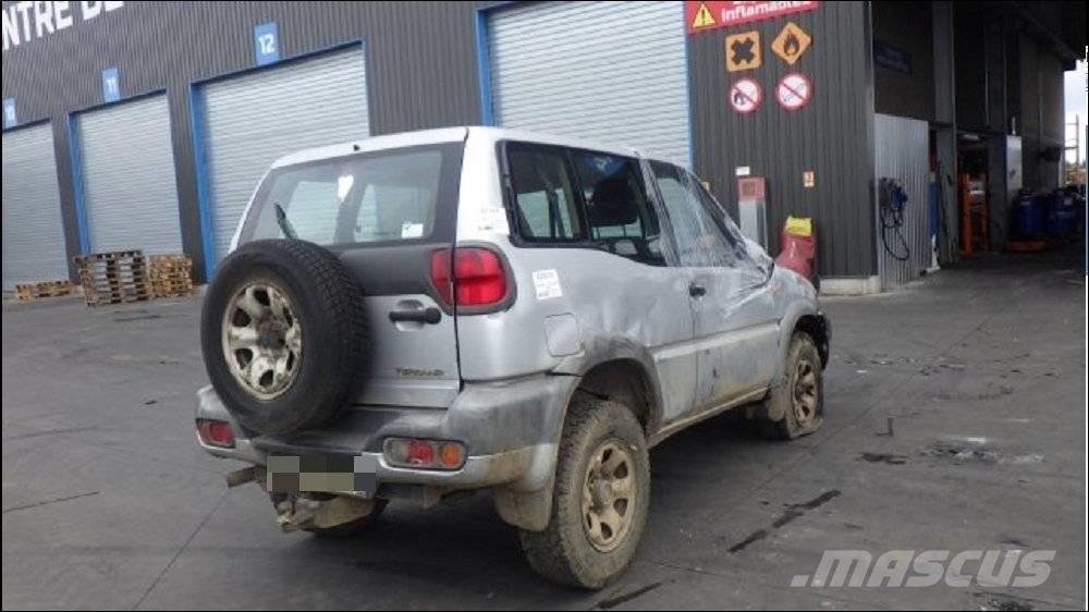 Nissan Terrano II Sõiduautod