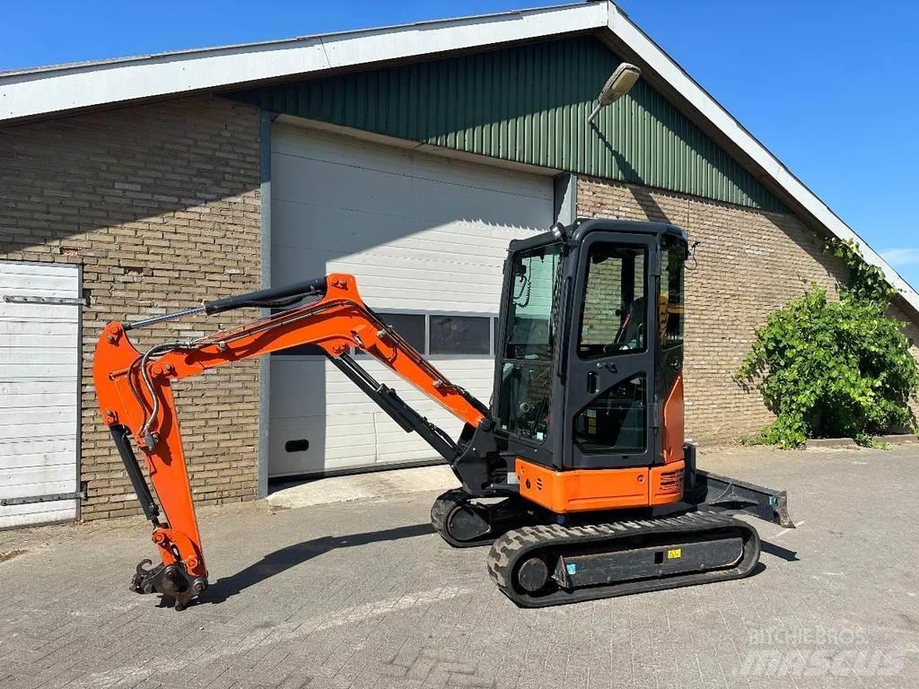 Hitachi ZX26U-6CR Miniekskavaatorid < 7 t