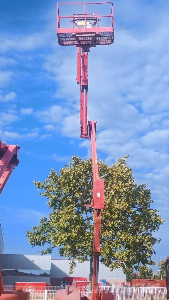 JLG 450 AJS II Iseliikuvad poomtõstukid