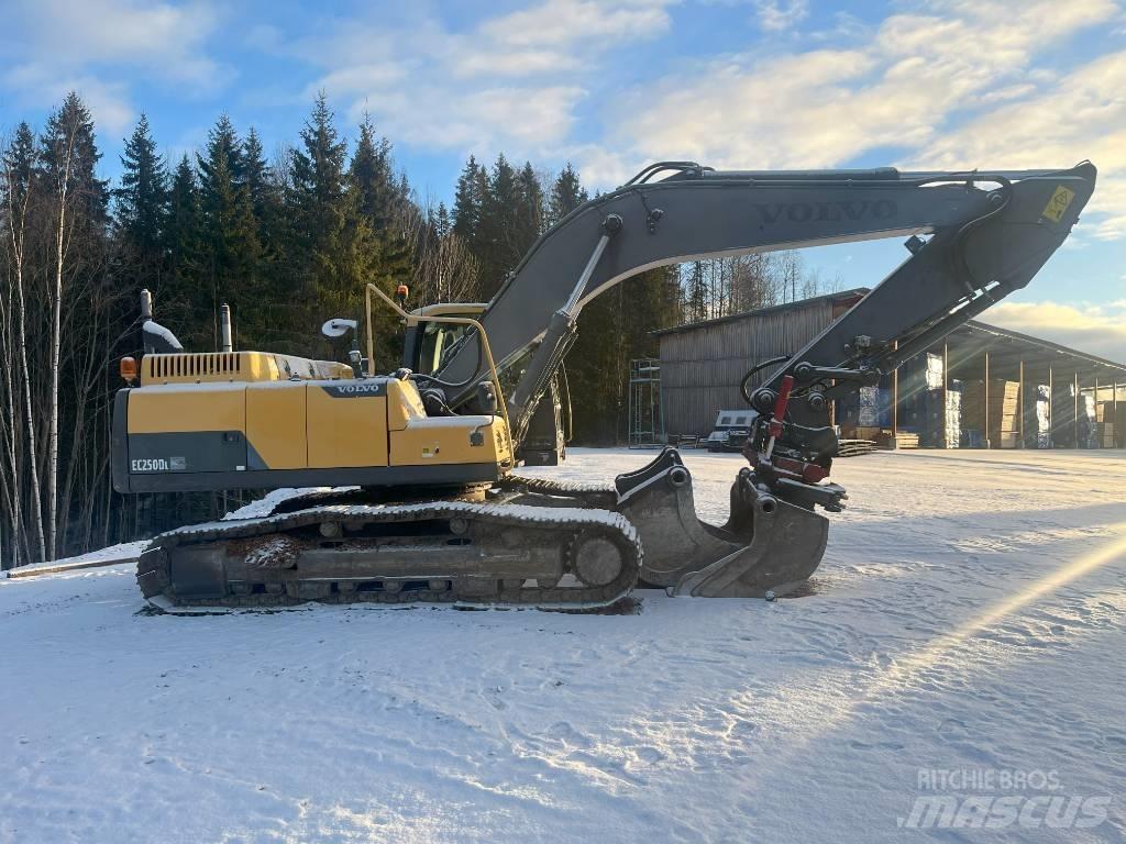 Volvo EC 250 D L Roomikekskavaatorid