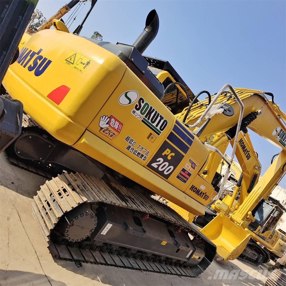 Komatsu PC 200-8 Roomikekskavaatorid