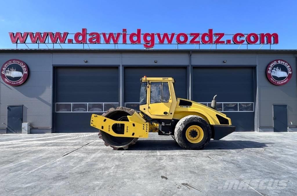 Bomag BW 213 D-4 Ühe trumliga rullid
