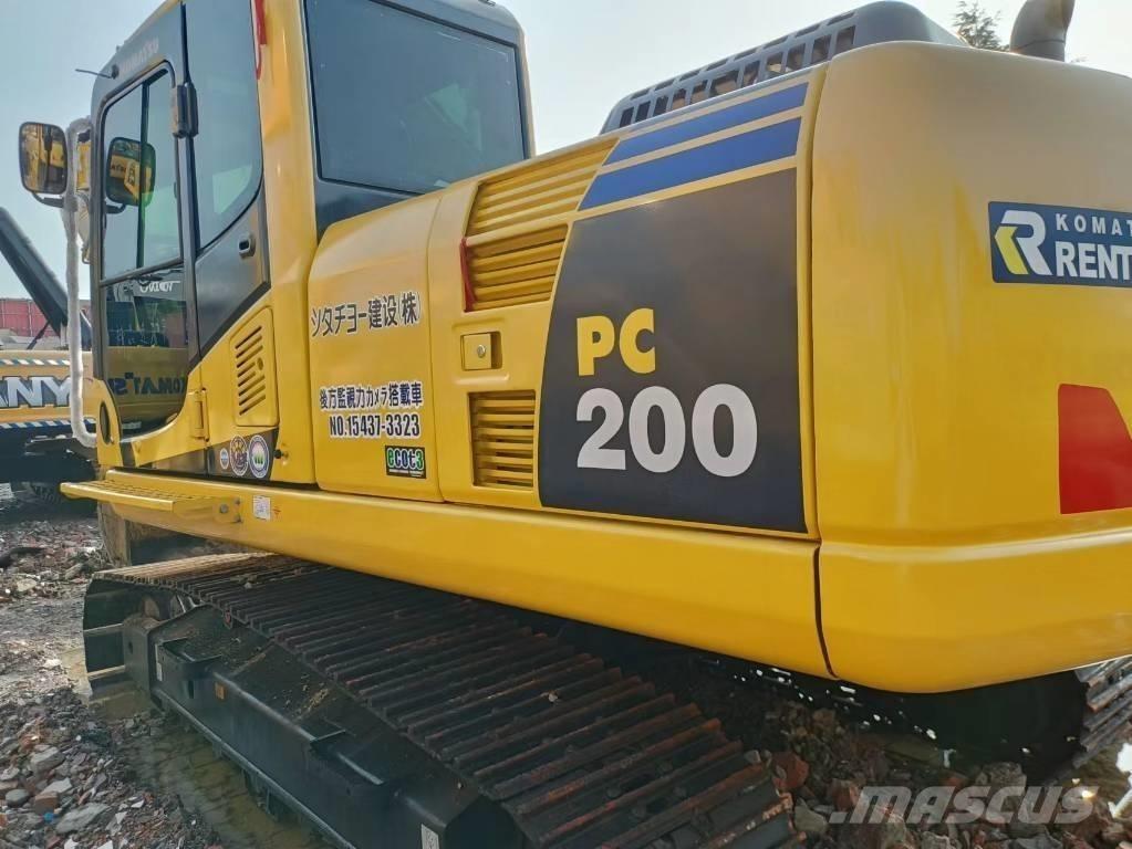 Komatsu PC 200-8 Roomikekskavaatorid