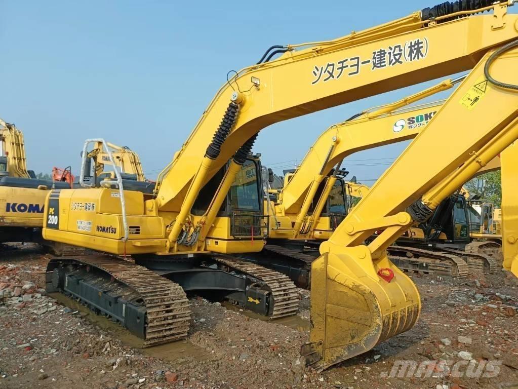 Komatsu PC 200-8 Roomikekskavaatorid