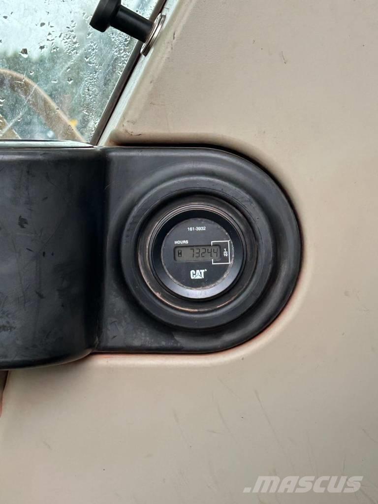 CAT 325 C LN Roomikekskavaatorid