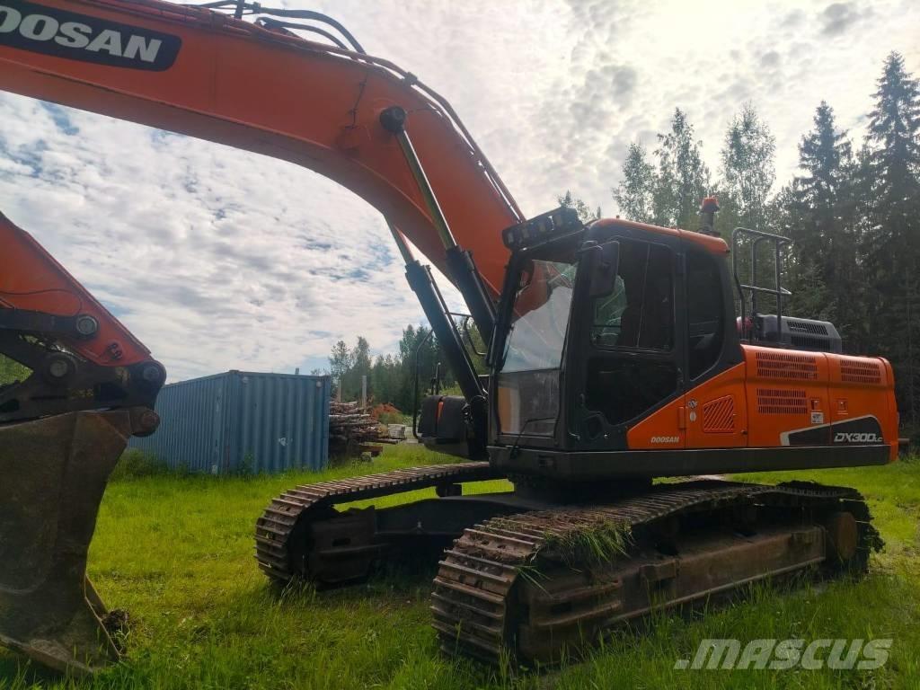 Doosan DX 300 LC Roomikekskavaatorid
