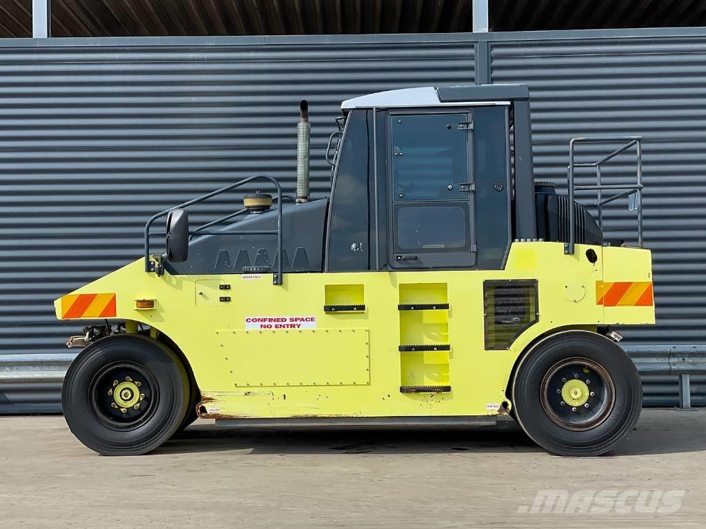 Ammann AP 240 Pneumorehvidega rullid