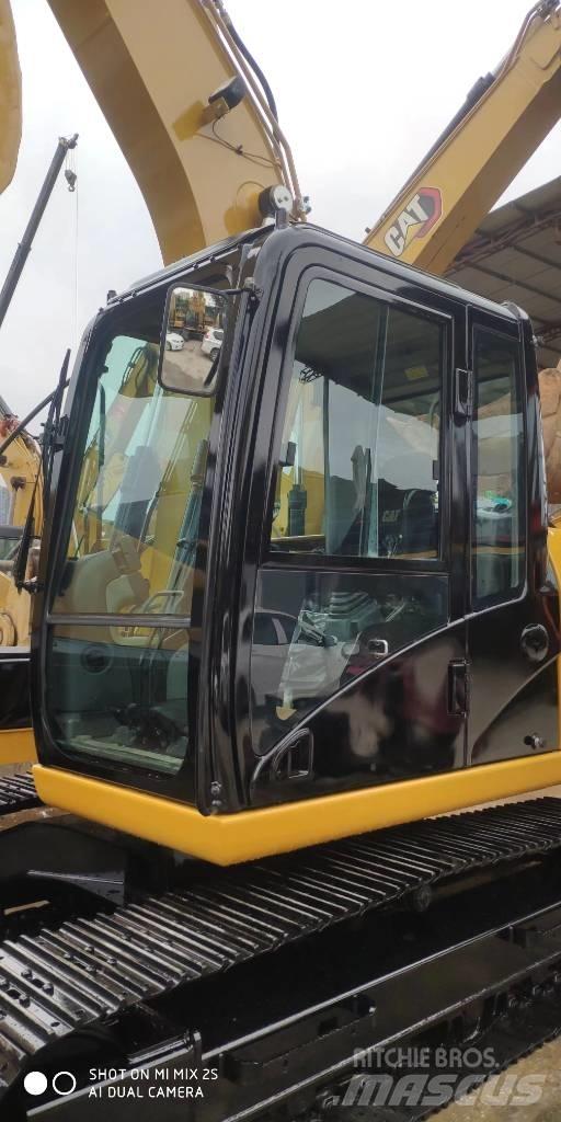 CAT 2021 CAT 313D2GC Ratasekskavaatorid