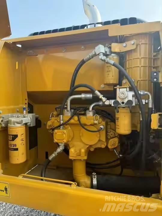 CAT CAT323D2L Väikeekskavaatorid 7t-12t