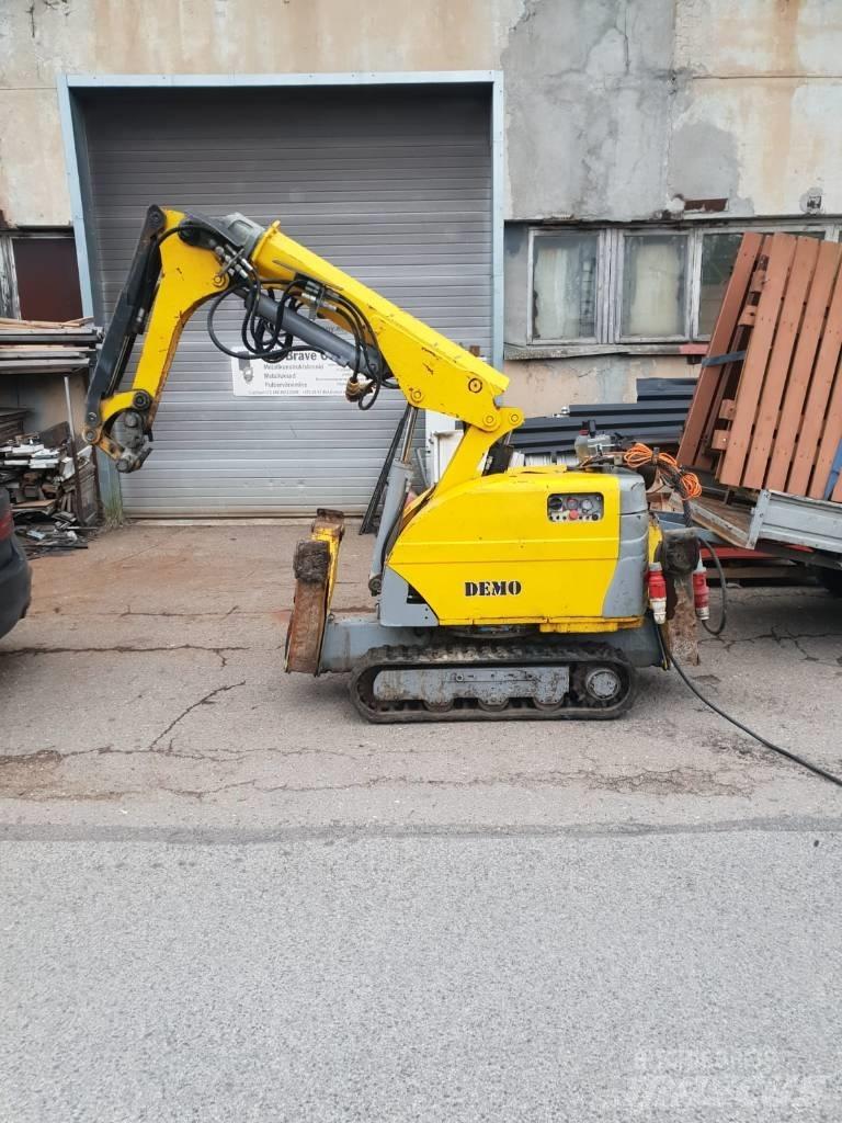 Brokk 180 Lammutusekskavaatorid
