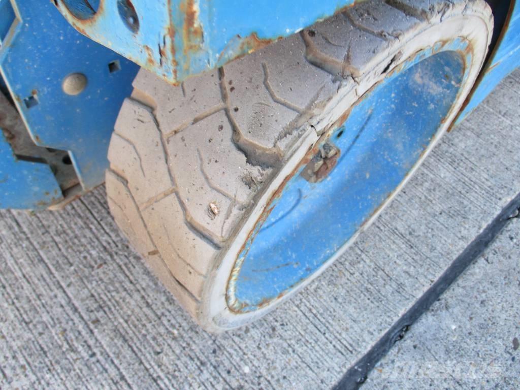 Genie GS 2632 (059) Käärtõstukid