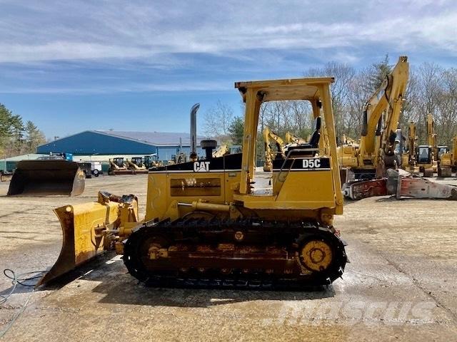 CAT D 5 C Buldooserid