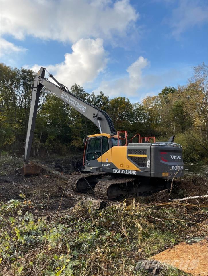 Volvo 250E LR Roomikekskavaatorid