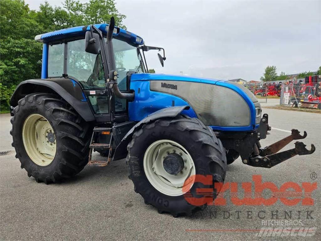 Valtra T 140 Traktorid