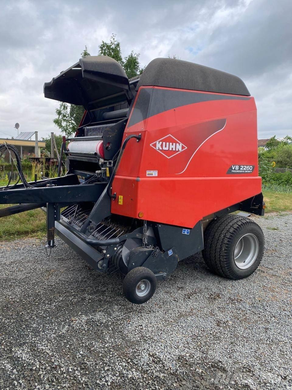 Kuhn VB 2260 Ruloonpressid