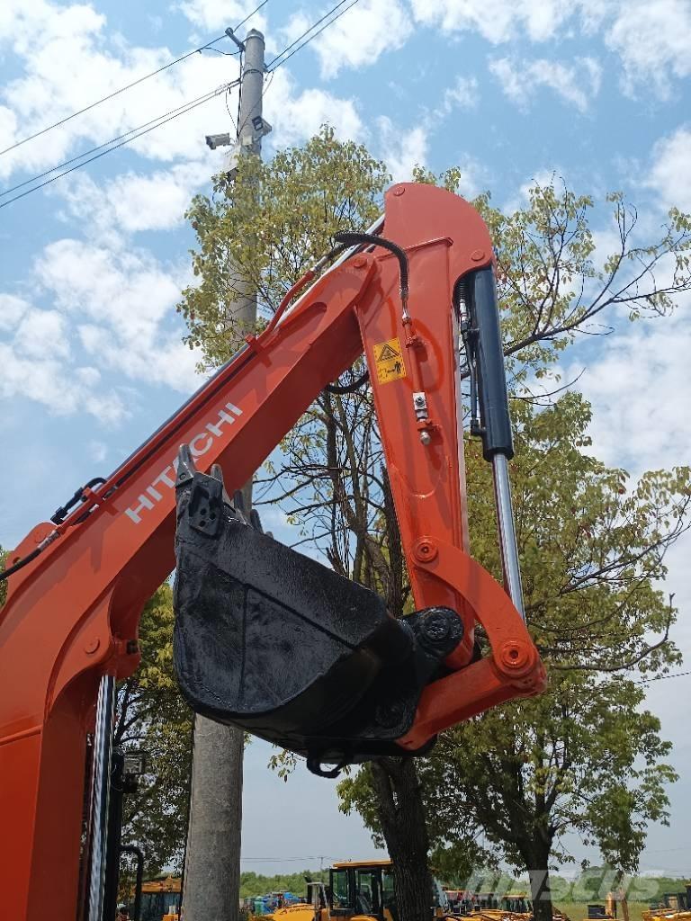 Hitachi 55 Miniekskavaatorid < 7 t
