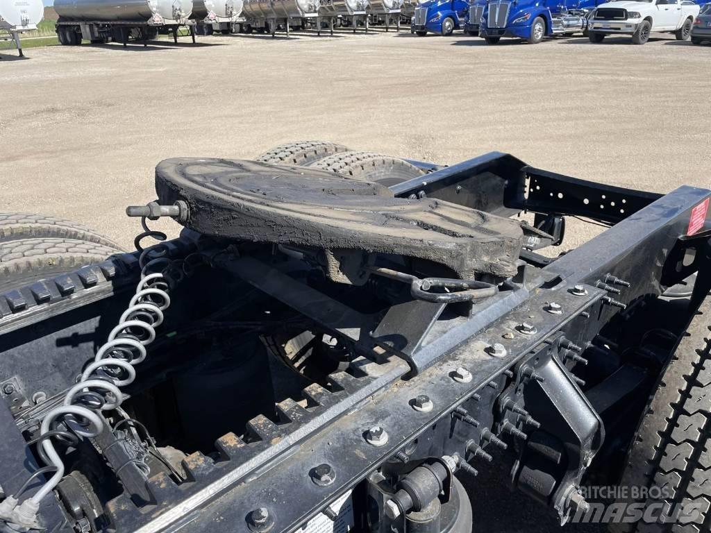 Volvo VNL 740 Sadulveokid