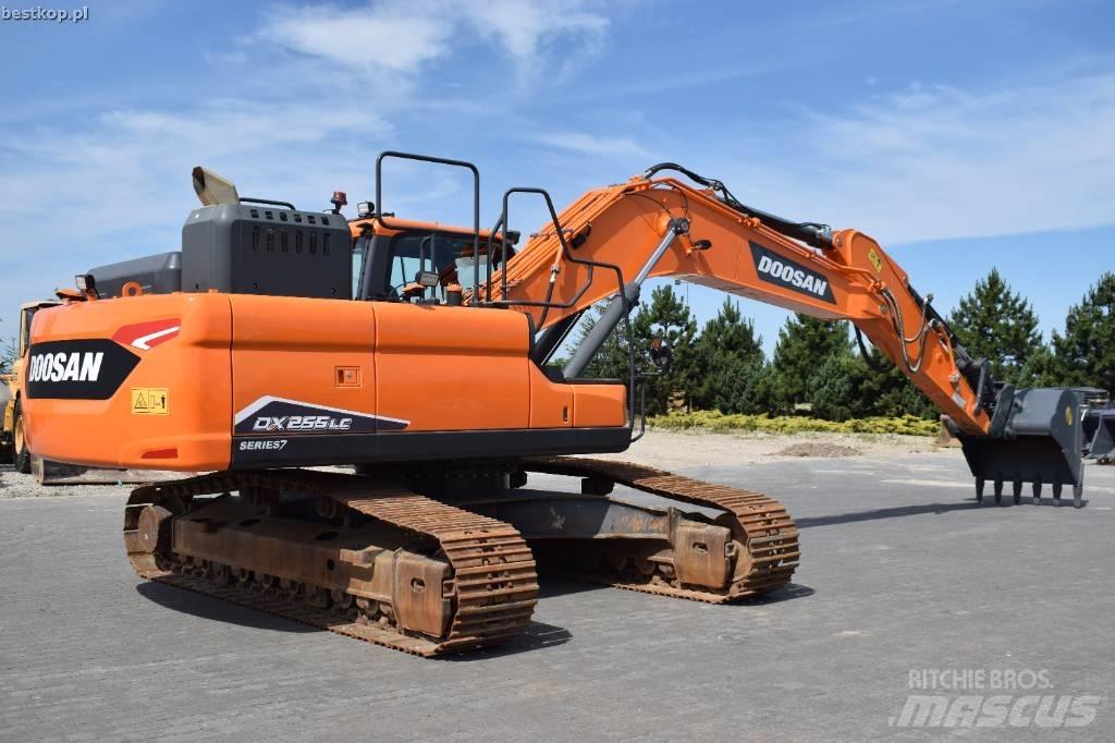 Doosan DX 255 LC-7 Roomikekskavaatorid