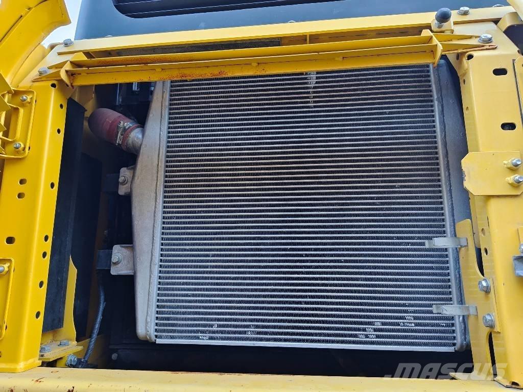 Komatsu PC 400-8 Roomikekskavaatorid