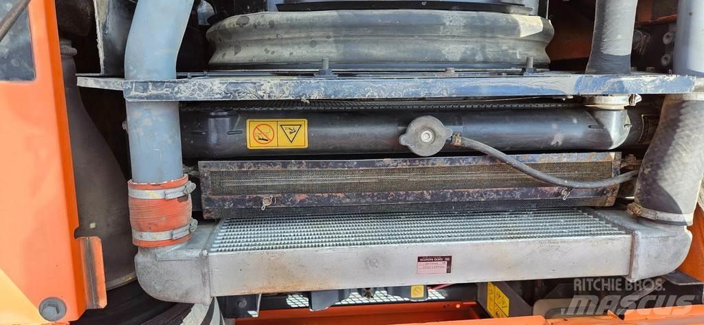 Hitachi ZX140-3 Ratasekskavaatorid