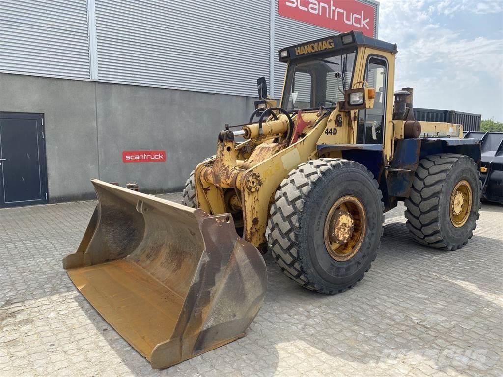 Hanomag 44D Rataslaadurid