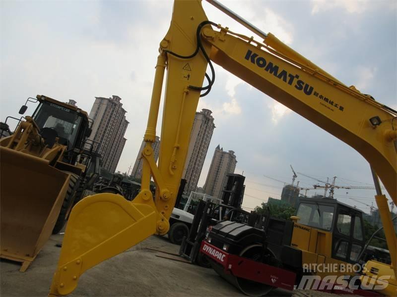 Komatsu PC 200-7 Roomikekskavaatorid
