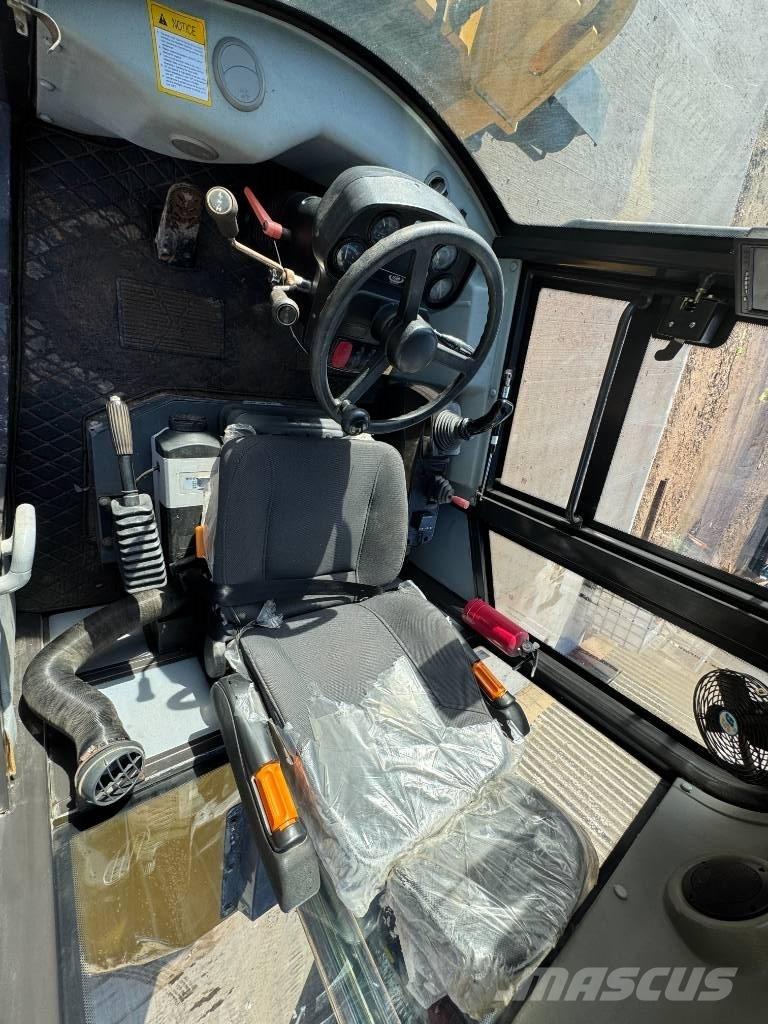 HZM 825 Rataslaadurid