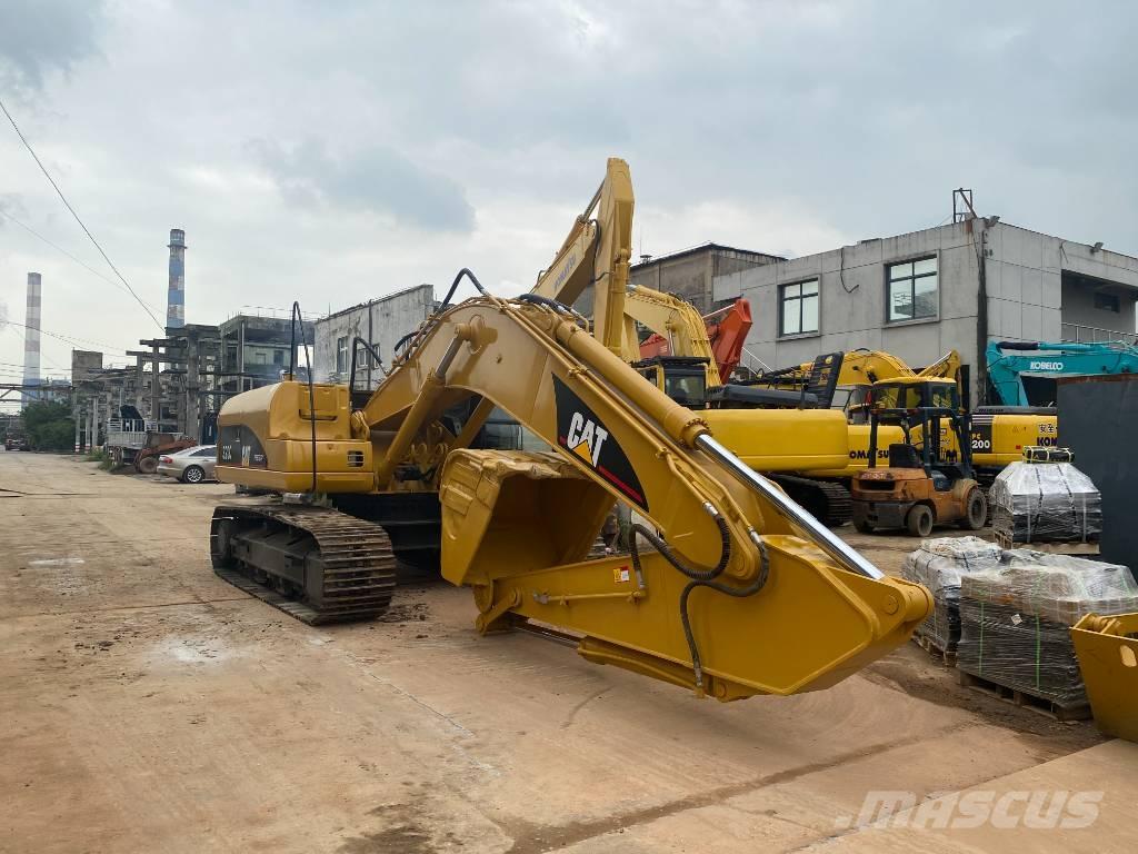 CAT 320 C Roomikekskavaatorid