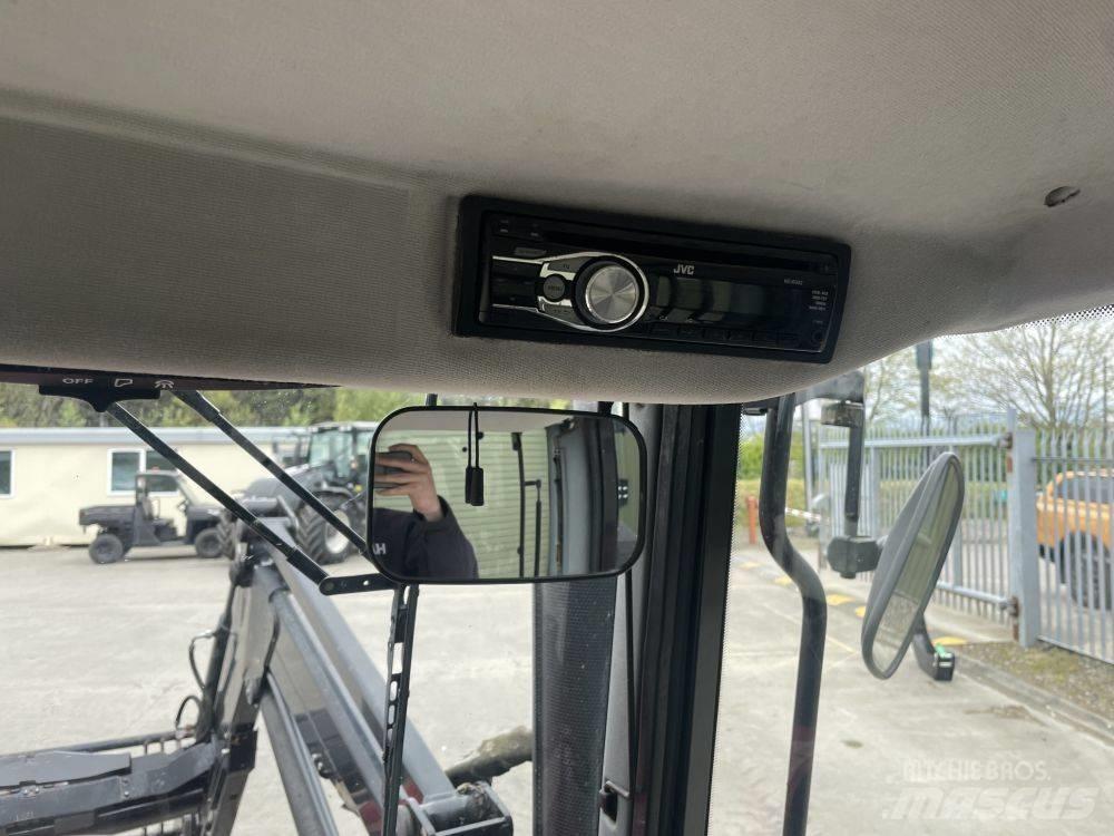 Valtra A 83 Traktorid