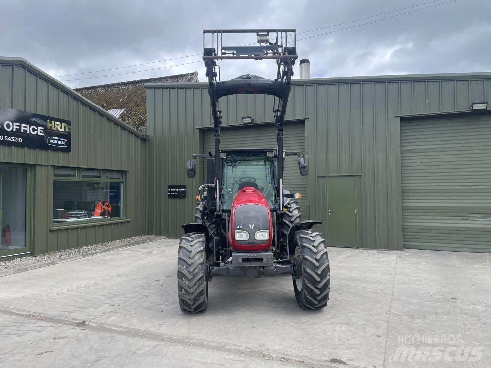 Valtra A 83 Traktorid