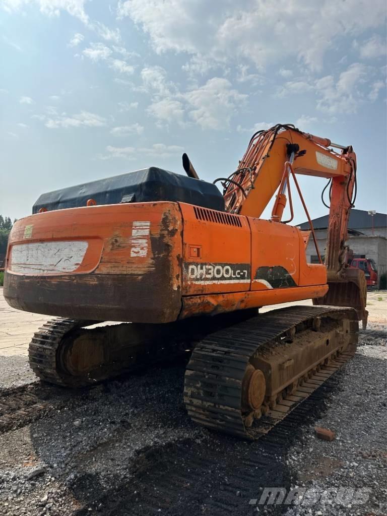 Doosan DH300 Roomikekskavaatorid