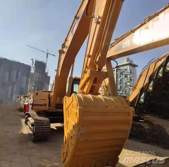 CAT CAT323B Väikeekskavaatorid 7t-12t
