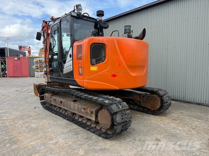 Hitachi ZX 135 US-5B Roomikekskavaatorid
