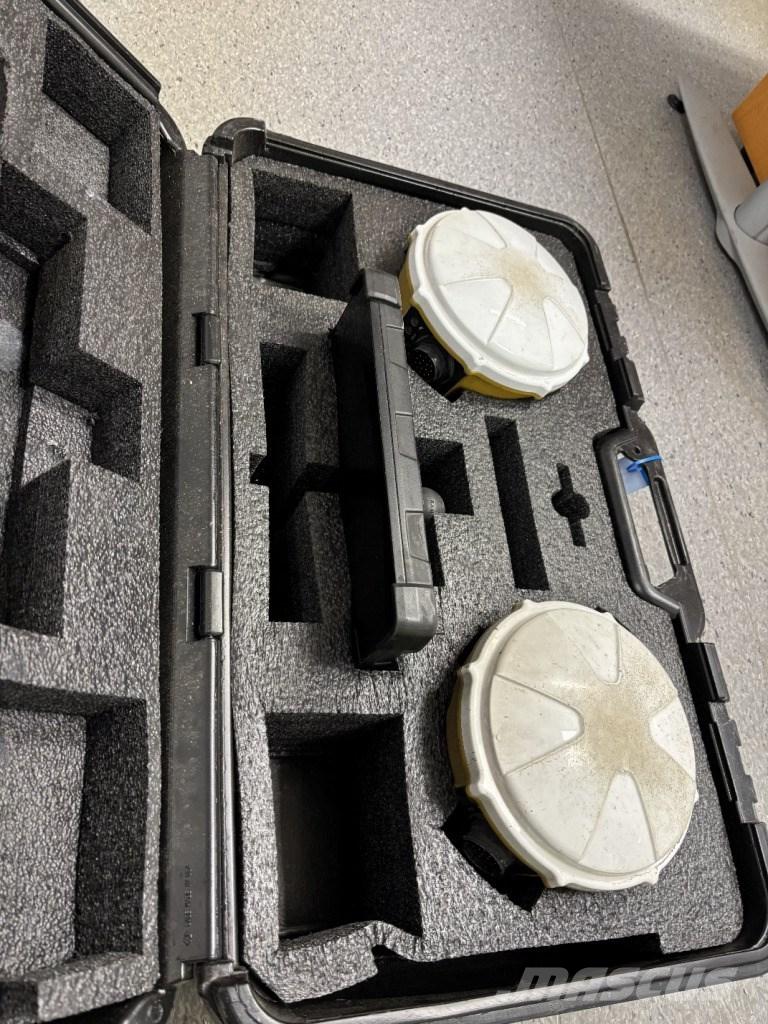 CAT M 318 Ratasekskavaatorid